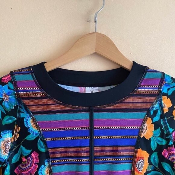 Body Glove Woman XS  Rash Gaurd Long Sleeve Crew Neck‎ Tropical Shirt UPF 50+ - Picture 4 of 13